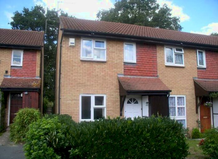 2 Bedroom End Of Terrace House To Rent In Goldsworth Park, GU21