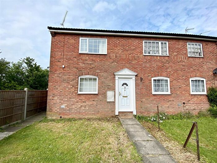 Studio To Rent In Baylam Dell, Luton, LU2