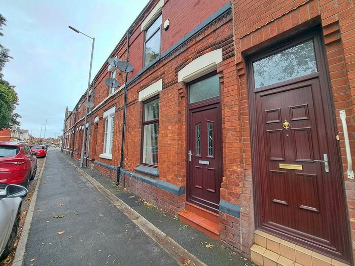 3 Bedroom Property To Rent In Lingholme Road, Dentons Green, WA10