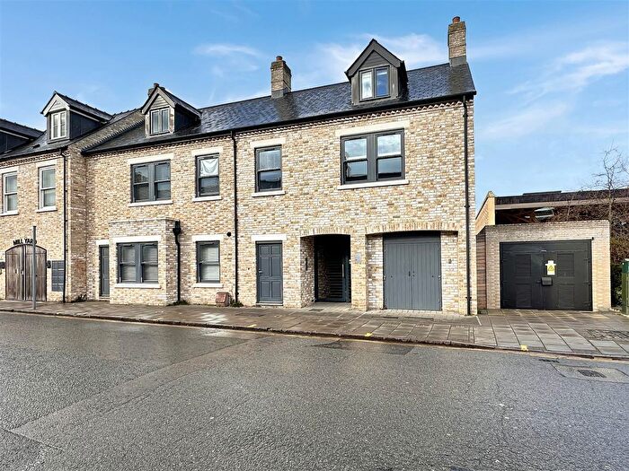 2 Bedroom Flat For Sale In Mill Road, Cambridge, CB1