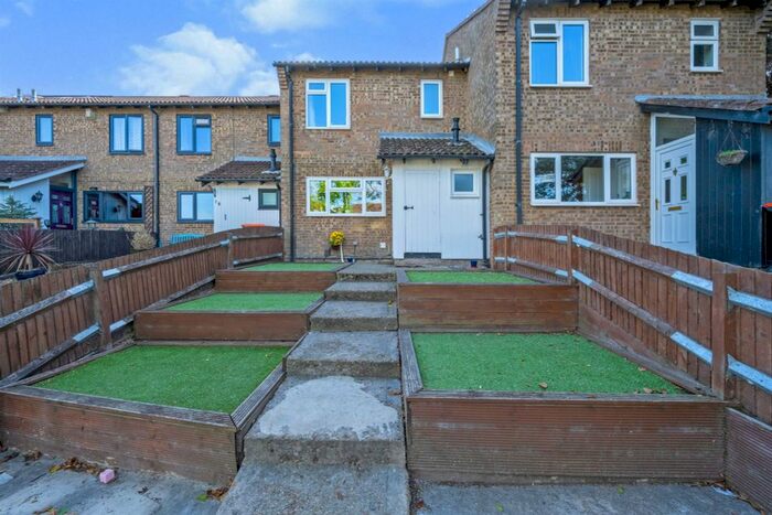 3 Bedroom Property To Rent In Plaiters Way, Bidwell, Dunstable, LU5