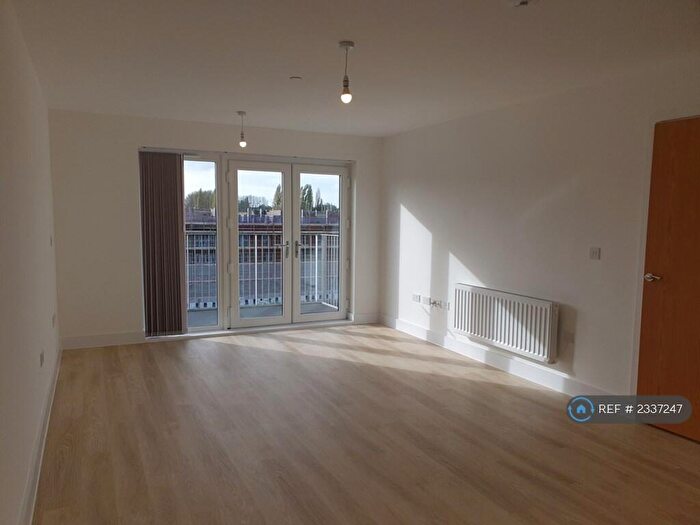 2 Bedroom Flat To Rent In Hobbs Way, Gloucester, GL2