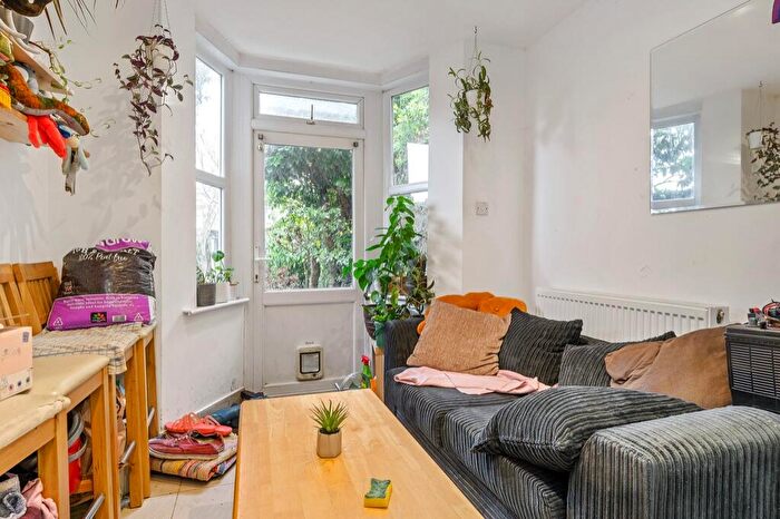 3 Bedroom Terraced House For Sale In Glenwood Road, London, N15