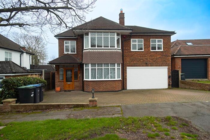 4 Bedroom Detached House To Rent In Old Park Road South, Enfield, EN2