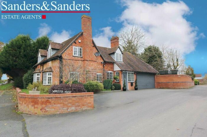 4 Bedroom Detached House For Sale In Worcester House, Arrow, Alcester, B49