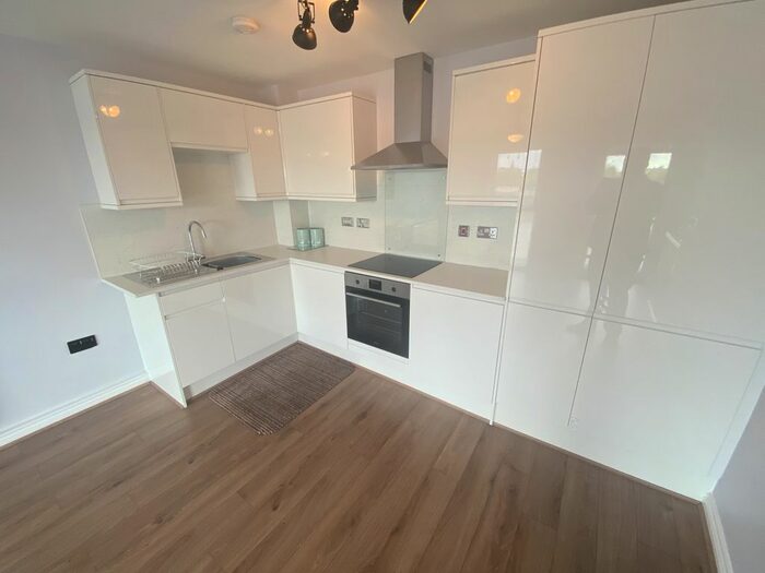 2 Bedroom Flat To Rent In Rodney Road, Newport, NP19