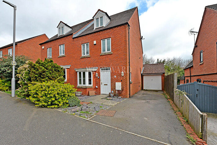 4 Bedroom Semi-Detached House For Sale In Poppyfields, Marehay, DE5