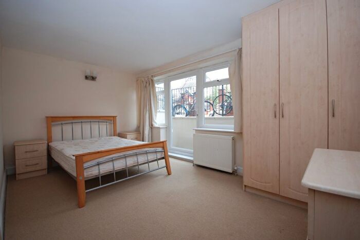 2 Bedroom Property To Rent In Farnan Road, London, SW16