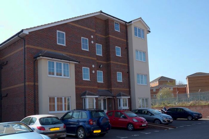 1 Bedroom Flat To Rent In Spencer Close, Aldershot, GU12