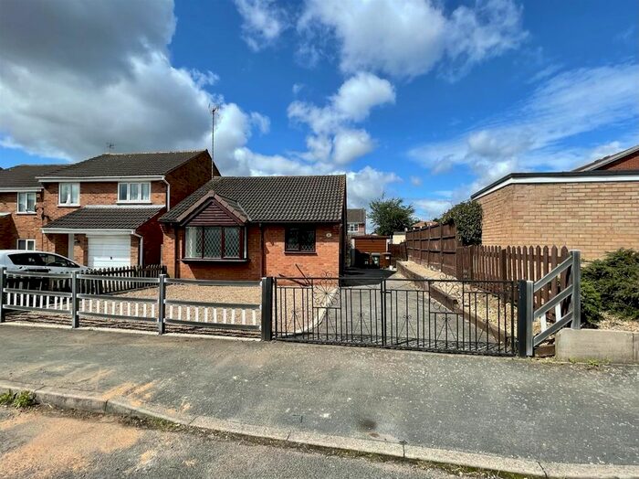 2 Bedroom Detached Bungalow To Rent In Pinewood Avenue, Thurmaston, Leicester, LE4