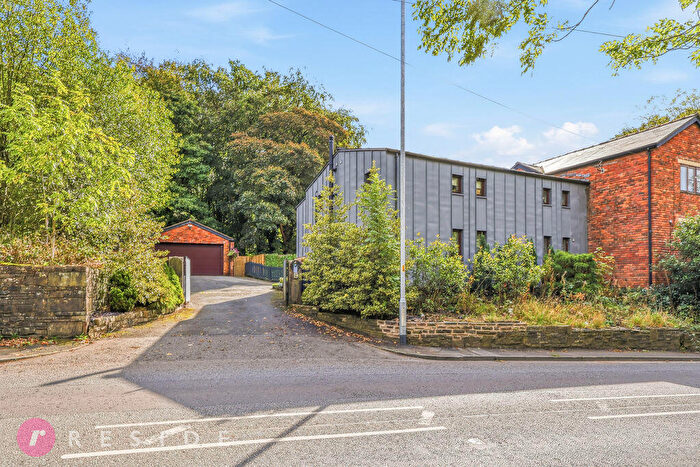 4 Bedroom Barn Conversion For Sale In Chamber House Farm, Rochdale Road East, Heywood, OL10