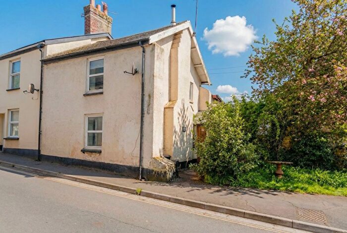 2 Bedroom Cottage For Sale In Mill Street, Crediton, EX17