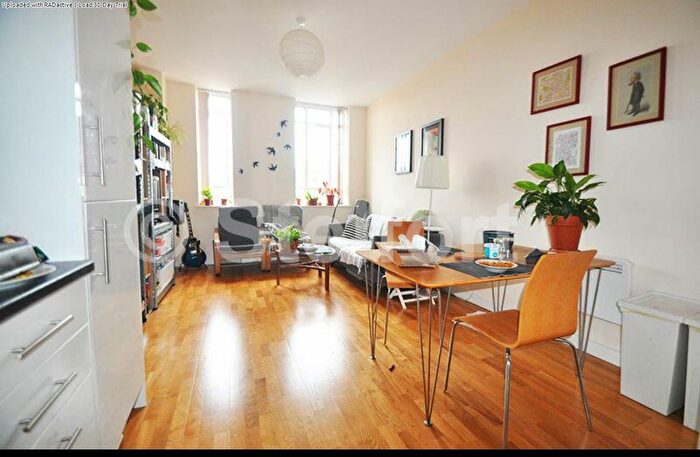 3 Bedroom Terraced House To Rent In Dalyell Road, London, SW9