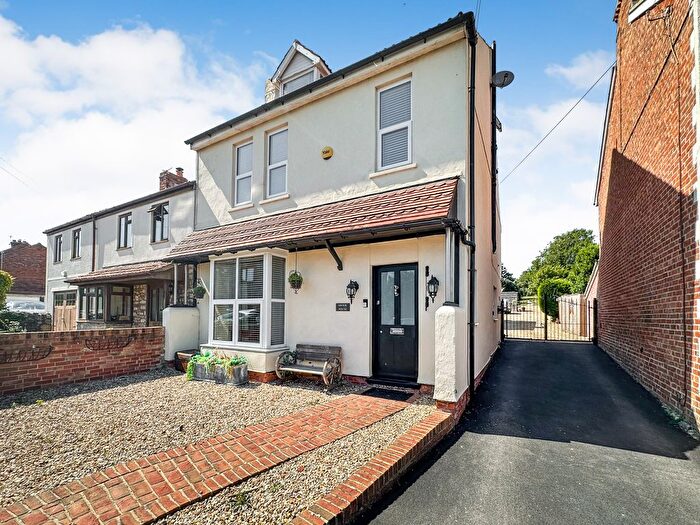 4 Bedroom Semi-Detached House For Sale In Brookside Road, Bridgwater, TA5