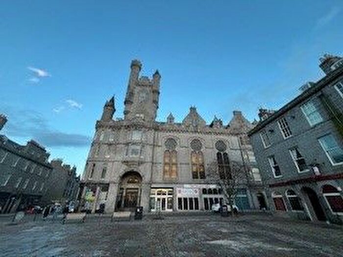 2 Bedroom Flat To Rent In Castlehill, City Centre, Aberdeen, AB11