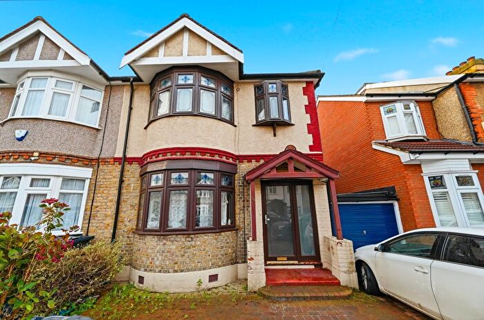 3 Bedroom Semi Detached House For Sale In Mayesford Road, Chadwell Heath, Romford, Essex, RM6