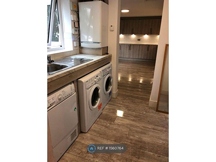 10 Bedroom Detached House To Rent In Elm Bank Drive, Nottingham, NG3