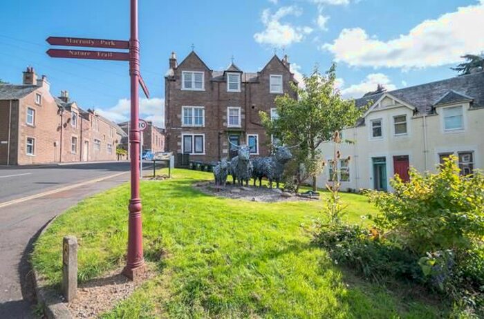 3 Bedroom Flat To Rent In Lodge Street, Crieff, PH7