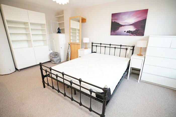 1 Bedroom Flat To Rent In Raeburn Mews, Stockbridge, Edinburgh, EH4