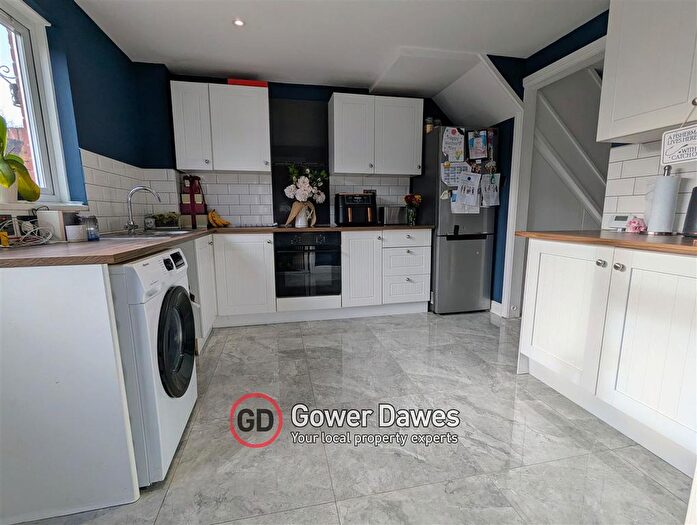 3 Bedroom End Of Terrace House For Sale In Harding Road, Orsett Heath, RM16