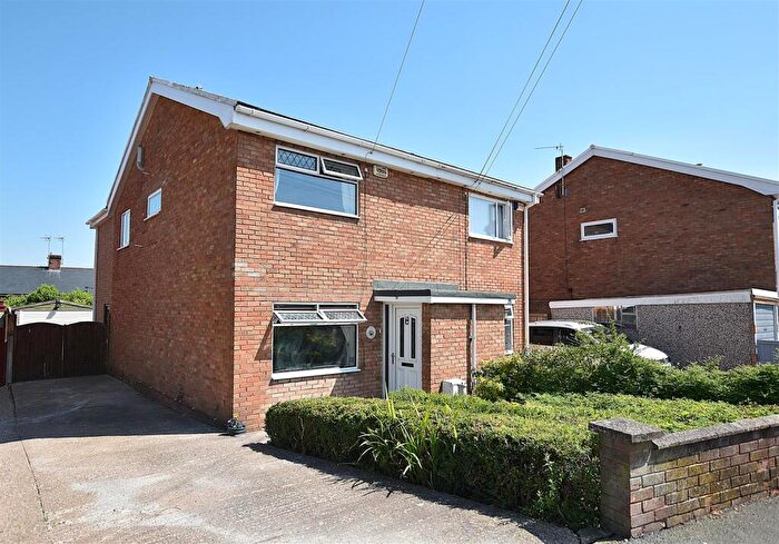 3 Bedroom Semi Detached House For Sale In Cae Gabriel, Pen-Y-Cae, Wrexham, LL14