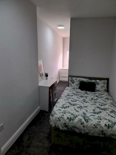 8 Bedroom Terraced House To Rent In Wavertree Road, Liverpool, Merseyside, L7
