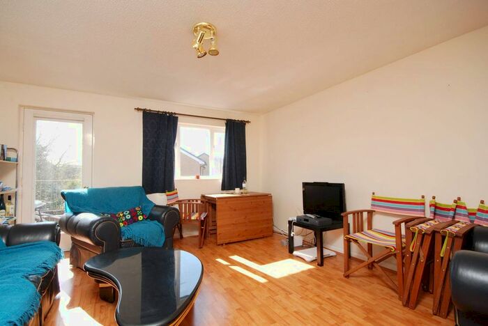 2 Bedroom Property To Rent In Colliers Wood, Colliers Wood, London, SW19