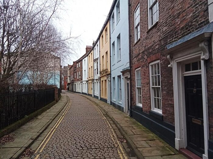 3 Bedroom Terraced House To Rent In Prince Street, Hull, HU1