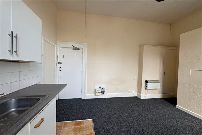 1 Bedroom Studio To Rent In Holdenhurst Road, BH8