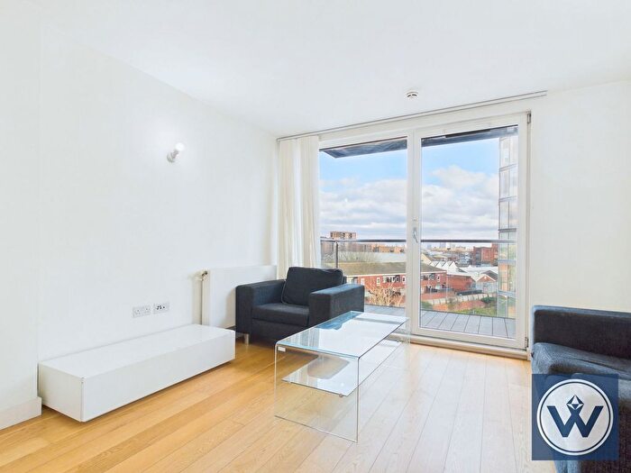 1 Bedroom Flat For Sale In Vantage Building, Station Approach, Hayes, UB3