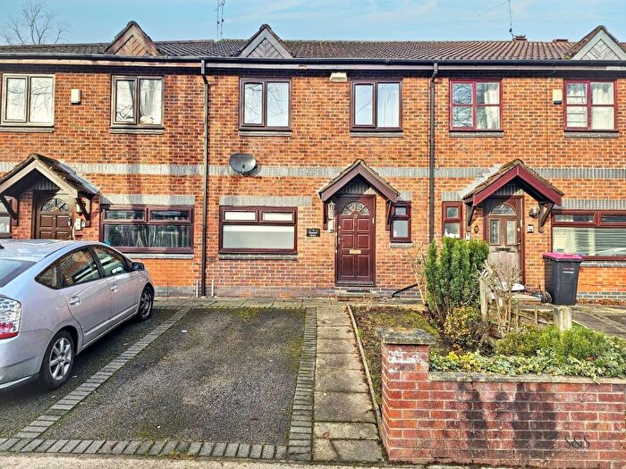 3 Bedroom Terraced House For Sale In Oakham Mews, Salford, M7