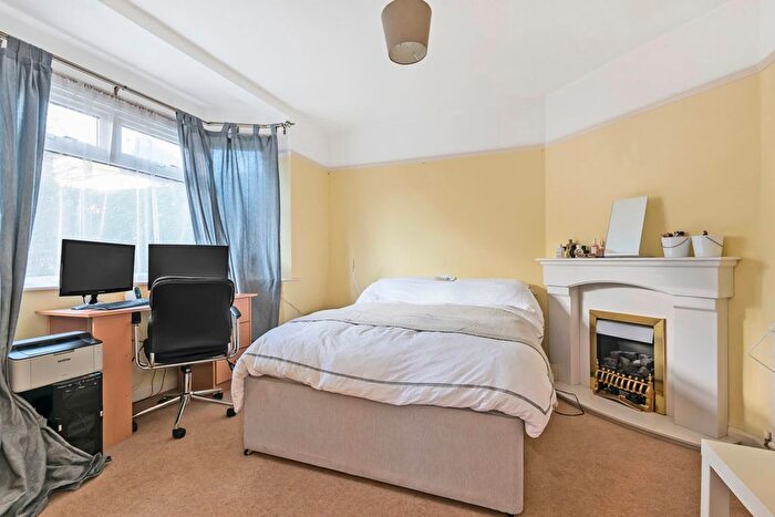 5 Bedroom Semi-Detached House To Rent In Ashenden Road, Guildford, GU2
