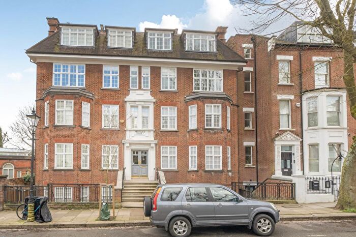 Flat To Rent In Pilgrims Lane, Hampstead, NW3