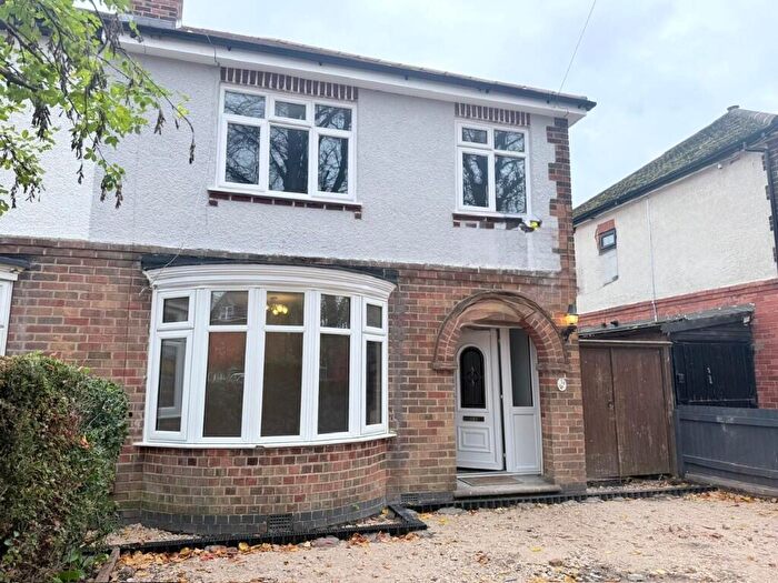 4 Bedroom Semi Detached House To Rent In Chevin Avenue, Derby, Derbyshire, DE3