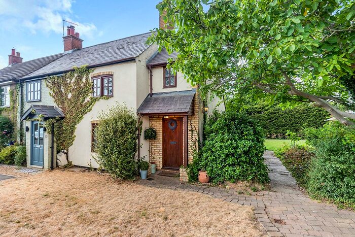 3 Bedroom Semi-Detached House To Rent In Newtown, Henlow, Bedfordshire, SG16