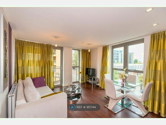 2 Bedroom Flat To Rent In Venice Corte, London, SE13