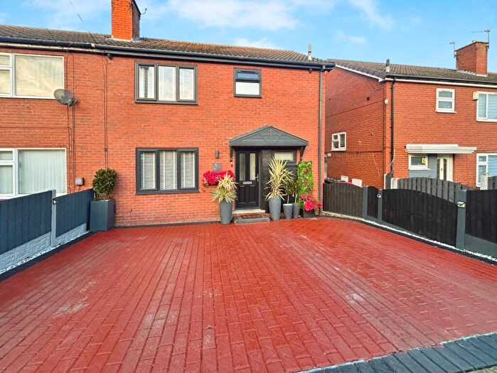 3 Bedroom Semi Detached House For Sale In Hornbeam Road, Flanderwell, Rotherham, South Yorkshire, S66