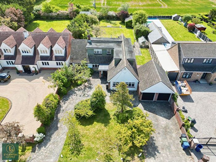 5 Bedroom Detached Bungalow For Sale In Victoria Road, Bulphan, RM14