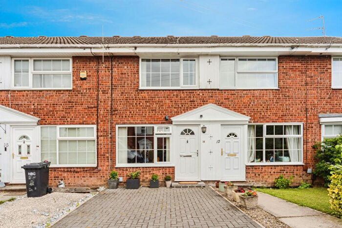 2 Bedroom Terraced House For Sale In Fieldway Close, Harrogate, HG1
