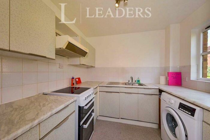 2 Bedroom Apartment To Rent In The Larches, AL4