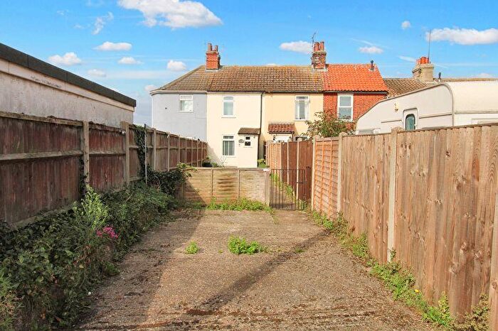2 Bedroom Terraced House For Sale In Exmouth Road, Great Yarmouth, NR30