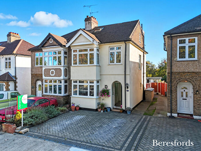 3 Bedroom Semi-Detached House For Sale In Westbury Terrace, Upminster, RM14