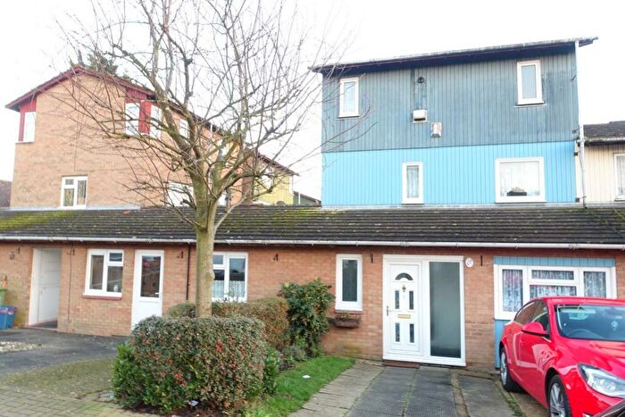 4 Bedroom Terraced House To Rent In Arbrook Avenue, Bradwell Common, Milton Keynes, MK13