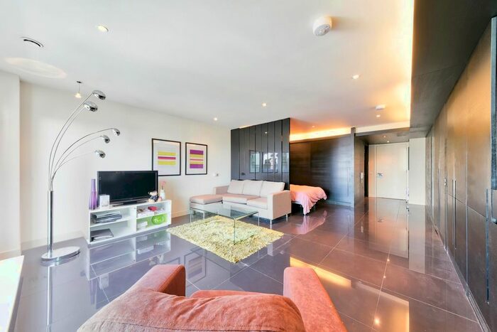 Studio To Rent In West Tower, Pan Peninsula, Canary Wharf E14
