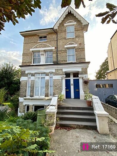 2 Bedroom Apartment To Rent In Belvedere Road, London, SE19