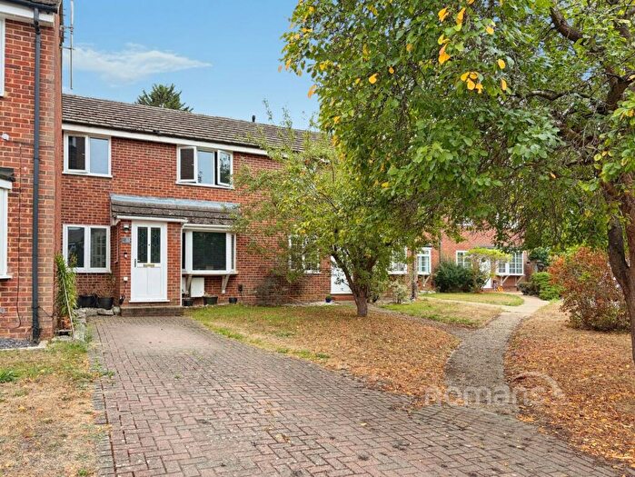 2 Bedroom Semi-Detached House For Sale In Blackstone Close, Farnborough, Hampshire, GU14