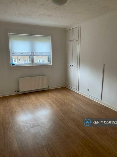 2 Bedroom Flat To Rent In Thrashbush Crescent, Wishaw, ML2