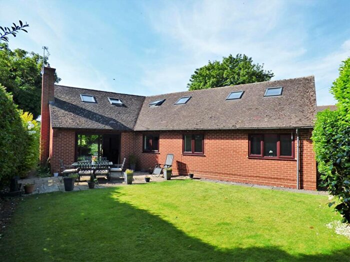 4 Bedroom Detached House For Sale In Charlecote Road, Wellesbourne, CV35