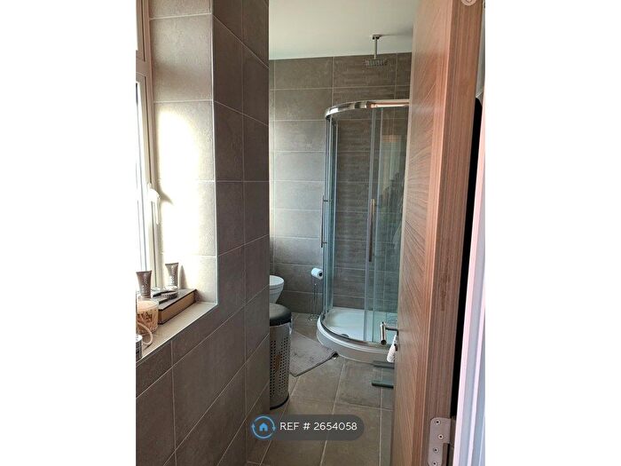2 Bedroom Maisonette To Rent In Eton House, Bushey, WD23