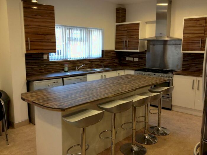 9 Bedroom End Of Terrace House To Rent In Tiverton Road, Selly Oak, Birmingham, B29